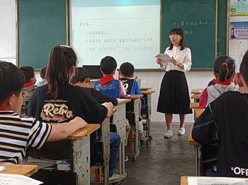 【静静研讨】 语文团队开展主题教研活动